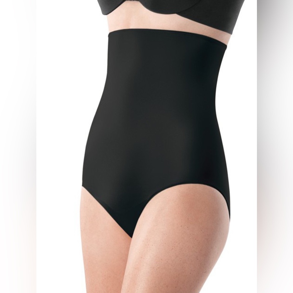 Spanx Slimplicity High-Waisted bikini Panty in Black - Size small